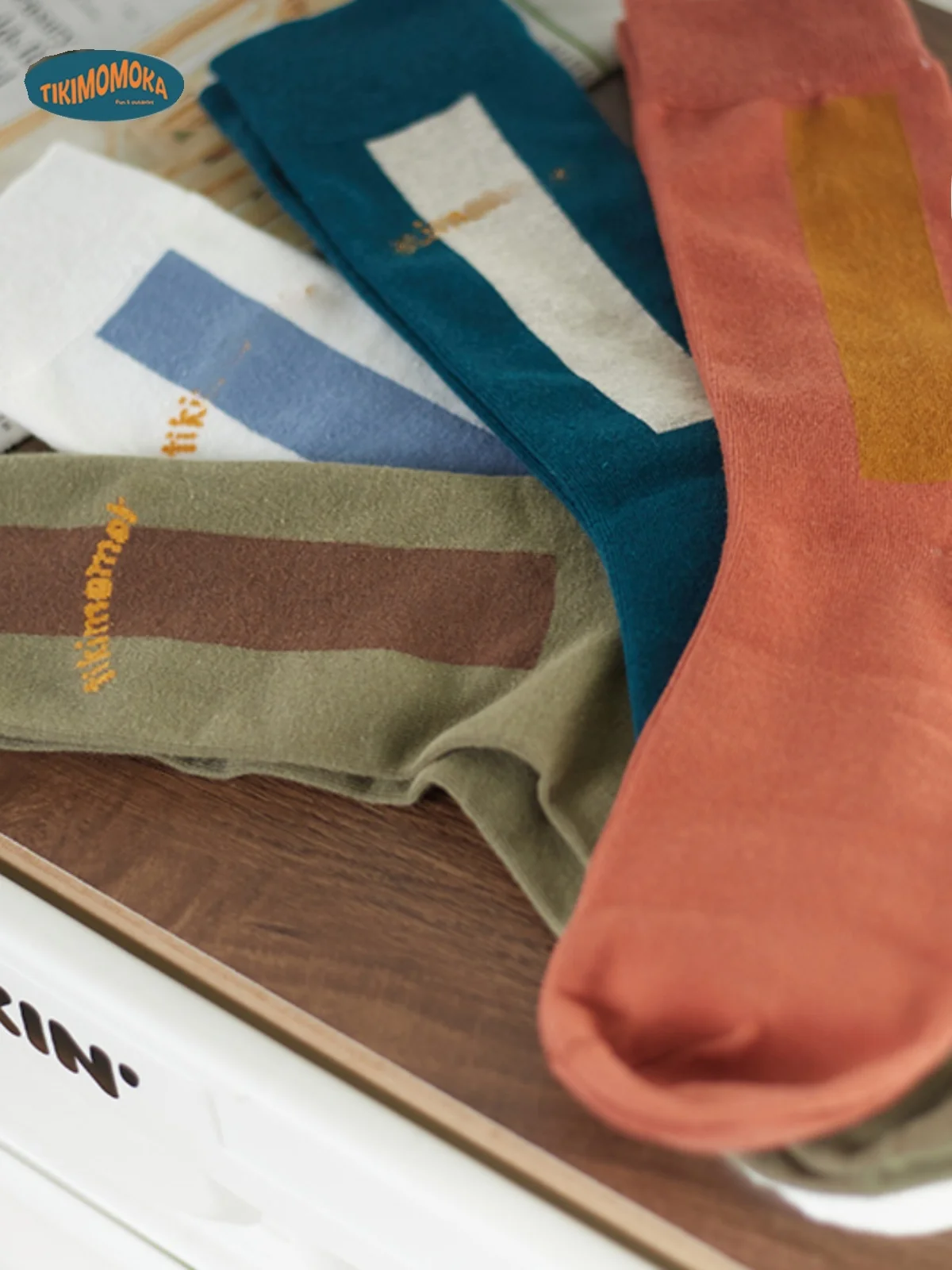 tikimomoka-color-block-sports-socks-men's-mid-calf-couple-style-four-pairs-gift-boxed-men-women-fashionable-contrast-color