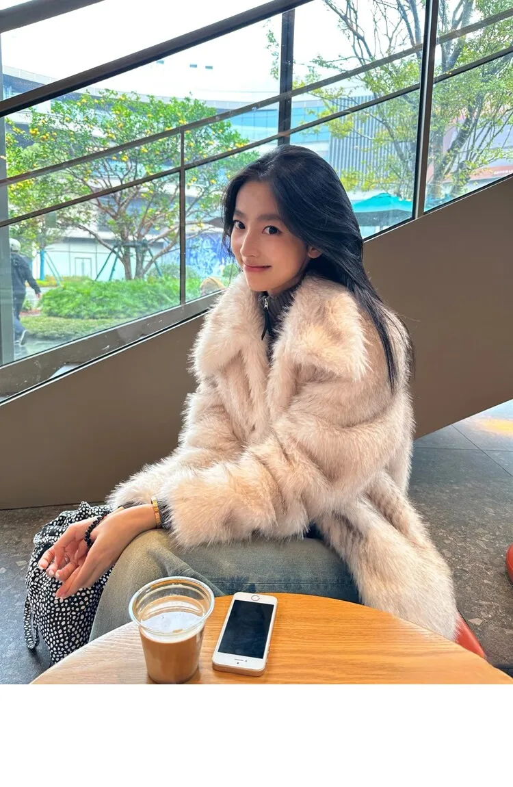 Winter Women Gradient White With Black Tips Long Hairy Shaggy Fox Faux Fur Coat Lapel Collar Midi Long Straight Shaggy Outerwear
