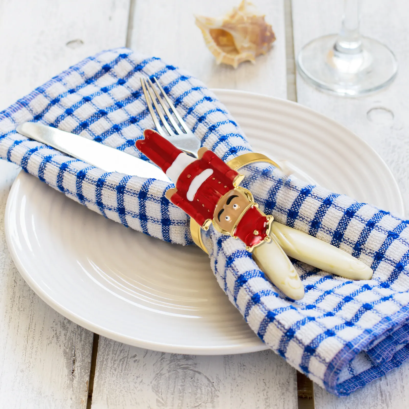 2Pcs Nutcracker Shaped Serviette Buckles Red Metal Napkin Rings Christmas Eve Table Decor Holiday Napkin Holder Table