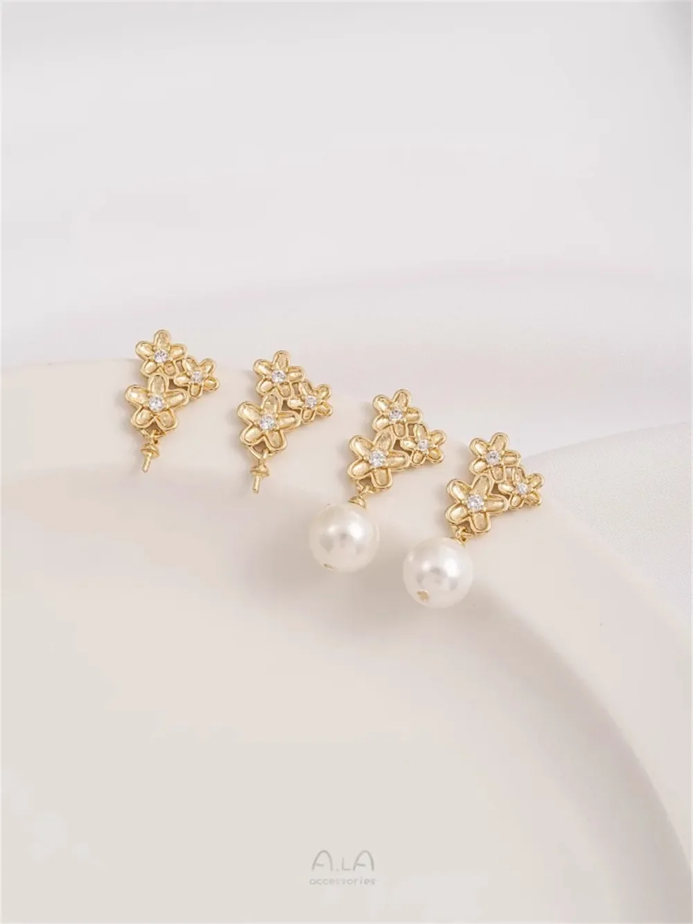 

14K Gold-Color Zirconium Three Small Flower Hanging Bead Holder Earrings 925 Silver Needle Hand-glued Pearl Ear Jewelry Materia