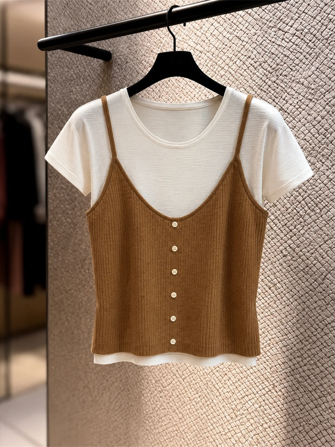 

Summer Ice Silk Knitted Short Sleeve round Neck Casual Top Commute Unique Design Fashionable Women's Straight Cut Silk Shirt