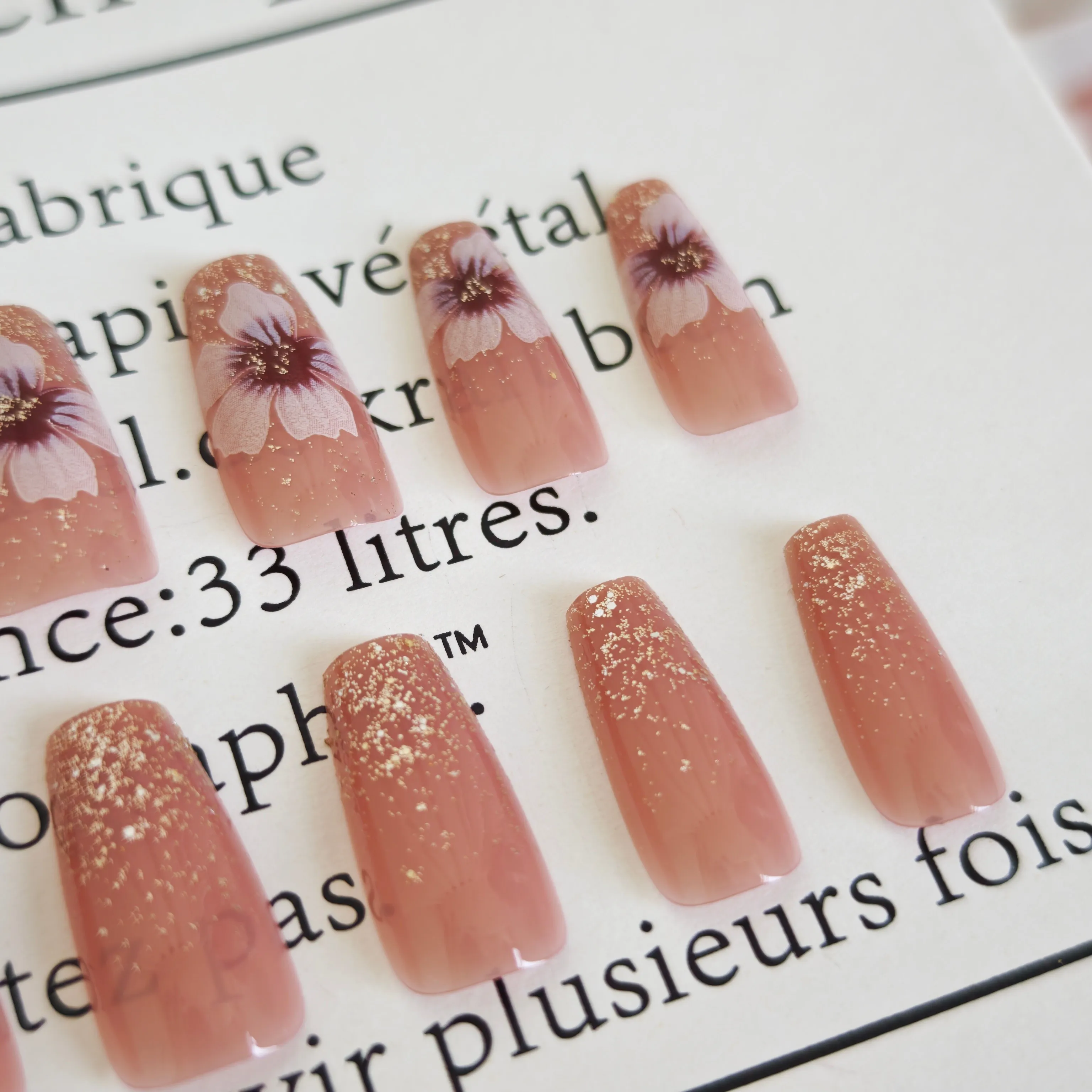 24枚入り グリッター椿ネイル ヴィンテージフローラル つけ爪 ミディアムロング ユーロスクエア＆ミックスサイズ