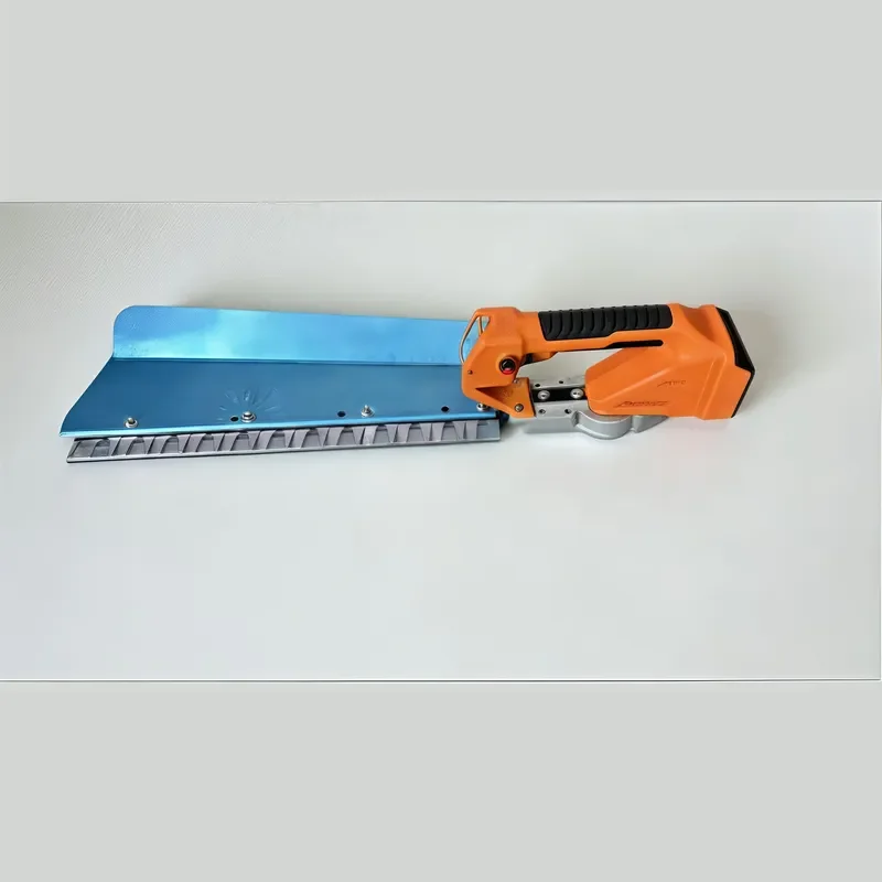 Electric Handheld Industrial Picker Mini Harvester Battery Powered 12,000 RPM Motor 7-10 Hours Working Time Leaf