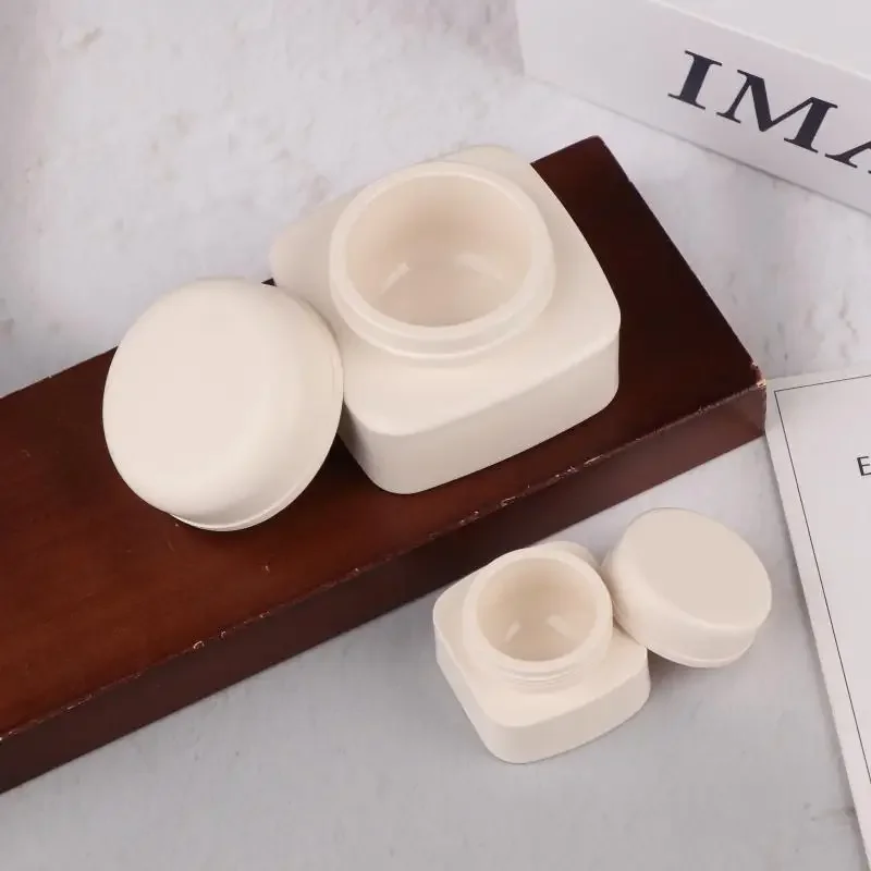 Conteneurs carrés vides en plastique pour Nail Art, Pot de crème pour le visage, boîte de poudre de Gel pour ongles, emballage d'outils de Lotion de maquillage, 5/20g