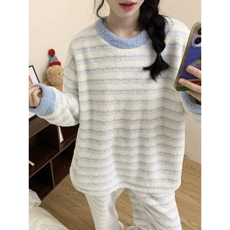 

Half Flannel Sleepwear Women's Autumn and Winter Black and White Striped Thick Coral Fleece Round Neck Girls' Home Suit Set Warm