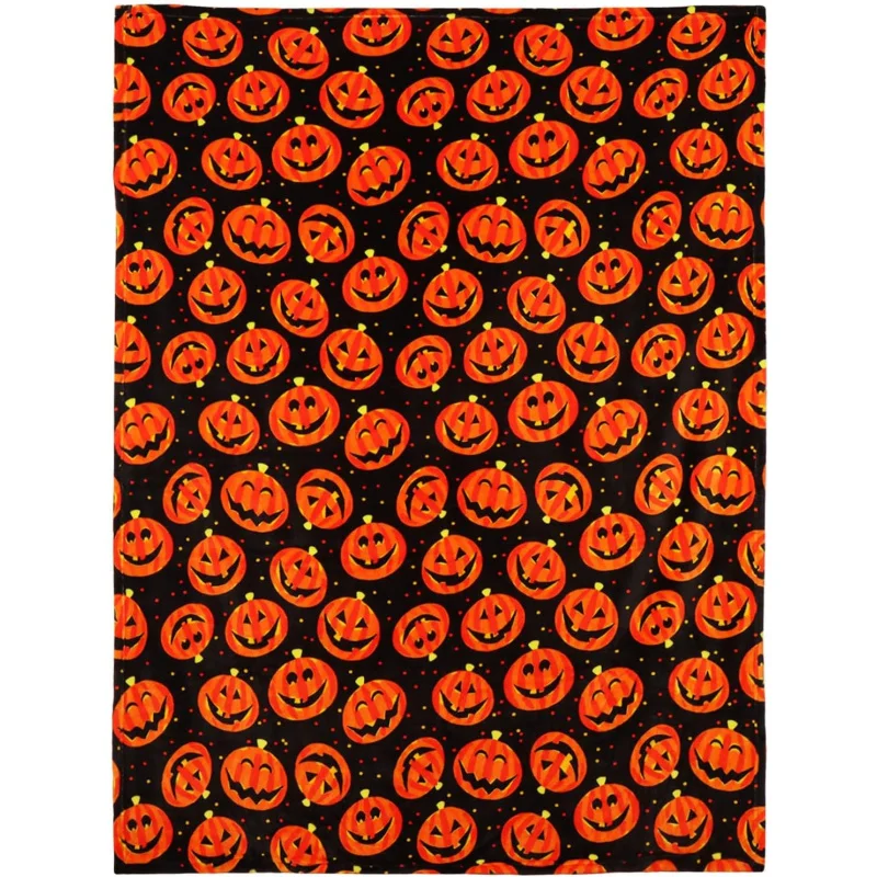 Halloween blanket, soft and comfortable coral velvet lantern pumpkin pattern, decorated with a creepy and interesting atmosphere