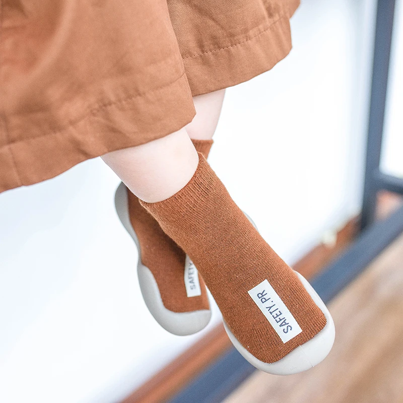 Новинка, осенне-весенняя обувь для детей, для мальчиков и девочек, противоскользящая обувь для пола, резиновая подошва, мягкая хлопковая первая обувь