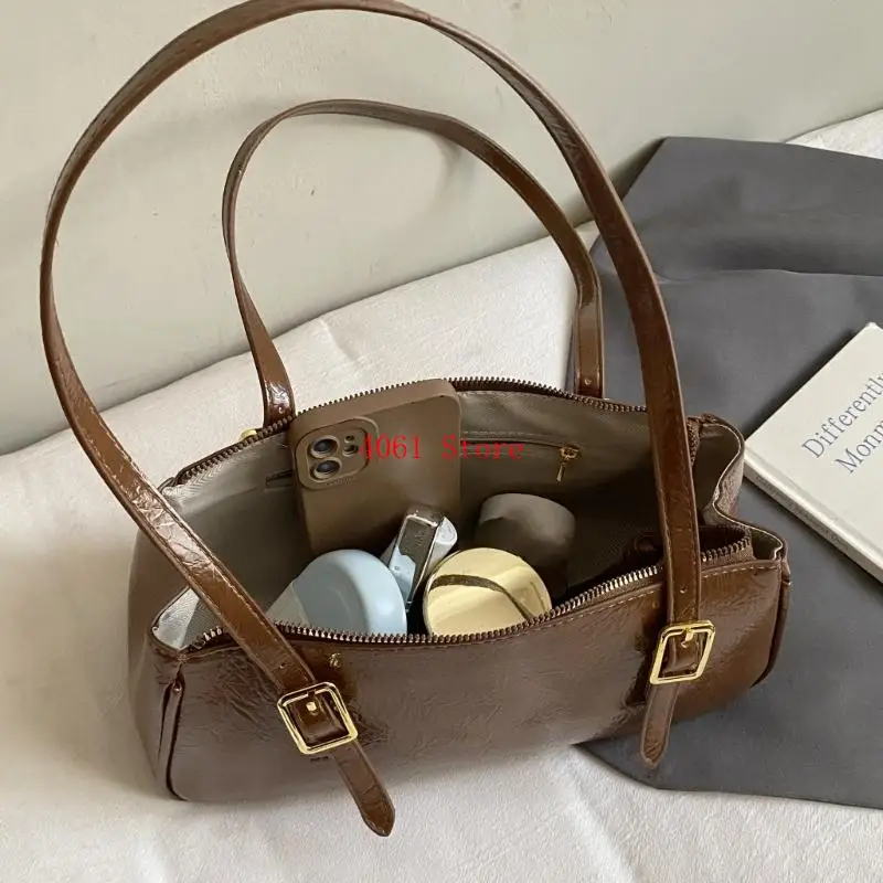 

Stylish Casual Shoulder Bag Lightweight PU Evening Bag Spacious Interior Underarm Handbag For Daily Use Essential