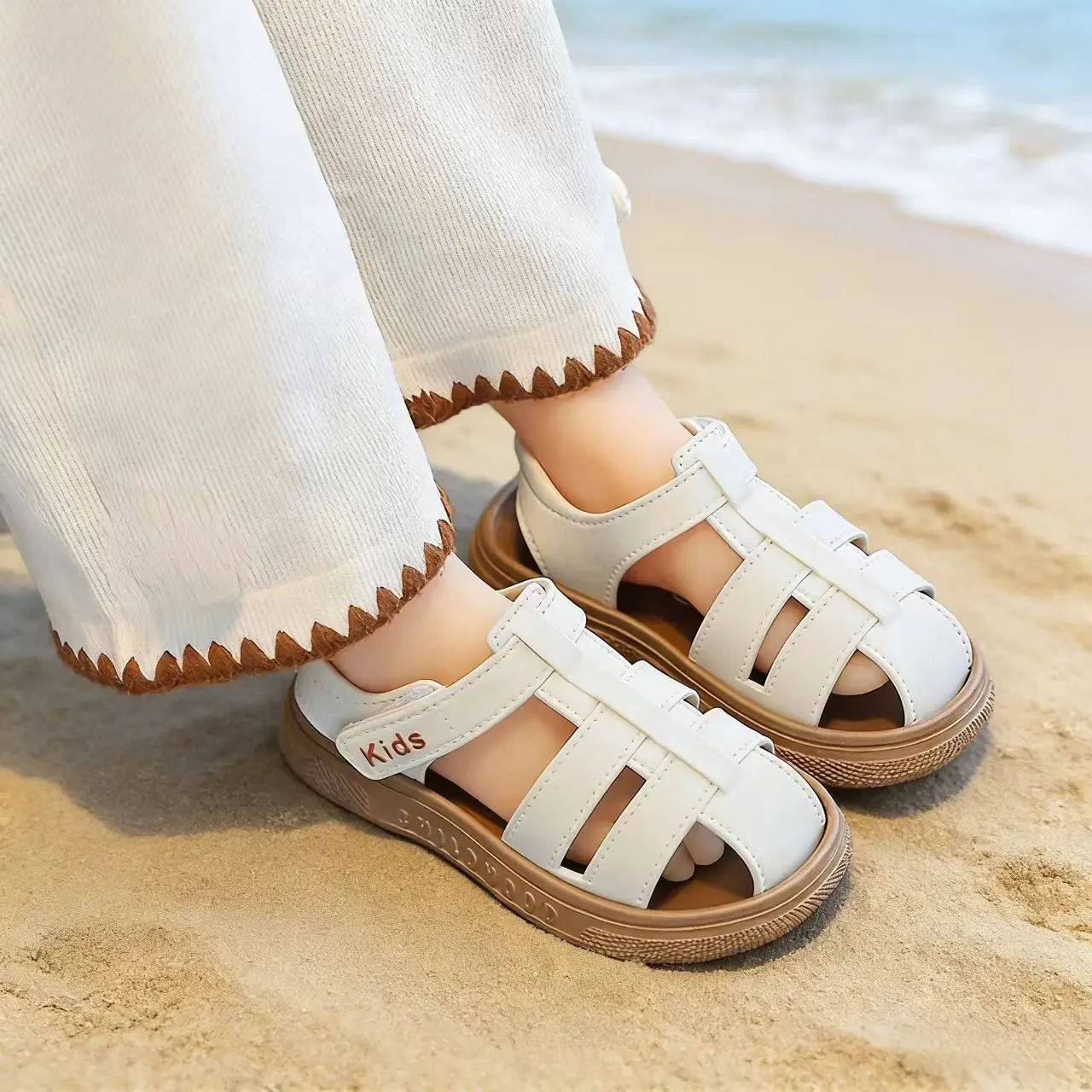 2026 Sommer Kinderschuhe Mädchen Sandalen Neu Einfache Hohle Schulschuhe Multifunktionale Modische Kinder-Strandsandalen – Detail 3