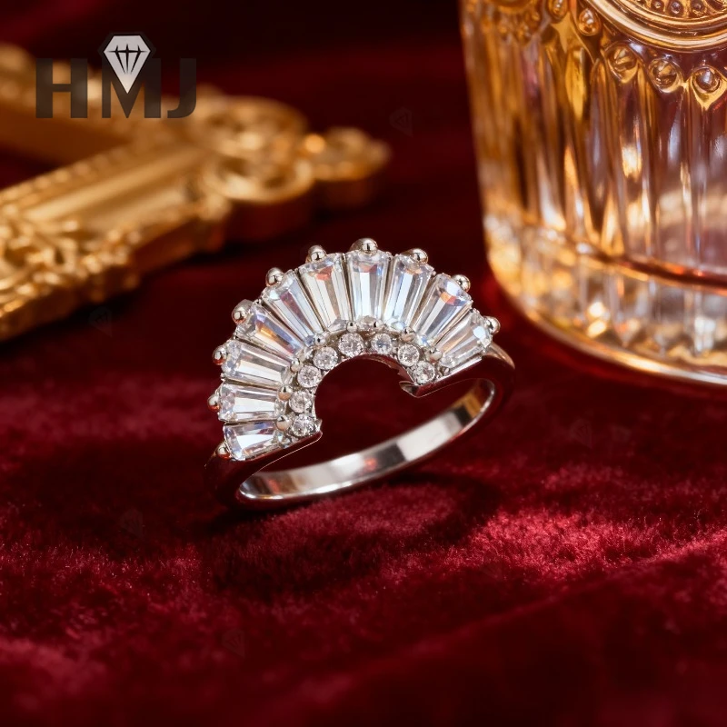 Moissanite Trapezoid Cut Fan-Shaped Ring Elegant Geometric Design with Sparkling VVS1 Stone Unique Fashion Jewelry for Women