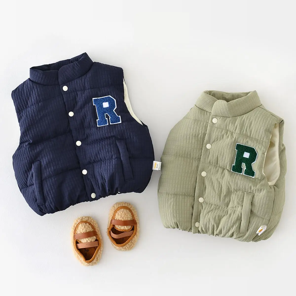 Autunno inverno bambini addensare gilet di cotone ragazzo neonato senza maniche ricamo lettera top ragazza bambino cotone solido moda gilet