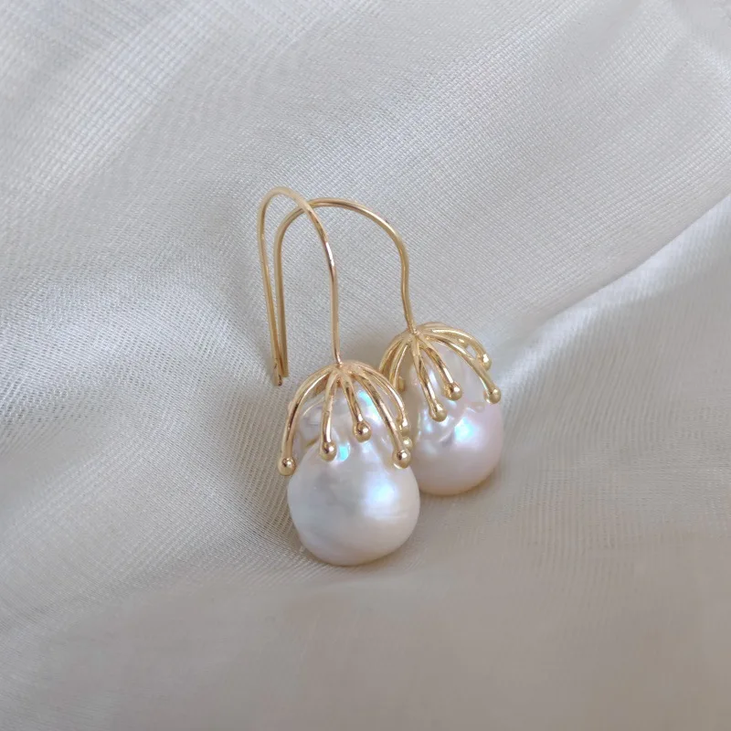 

Vintage Caged Baroque Pearl Drop Earrings 14K Gold Plated Irregular Freshwater Pearl Hook Earrings for Wedding Party Gifts