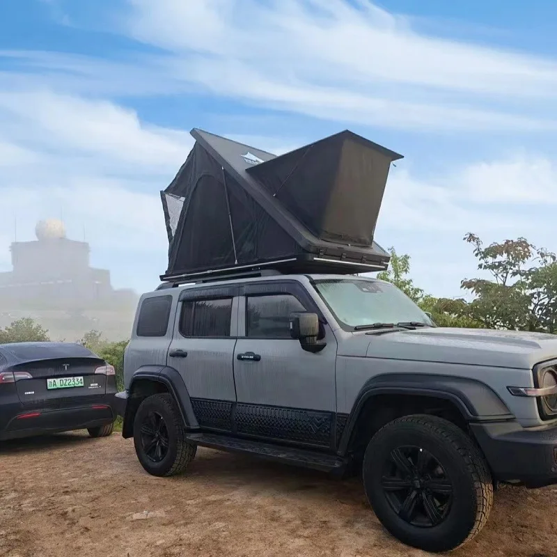 Hard Shell Rooftop Tent With SkyLight, Sunroof Entrance, Desk