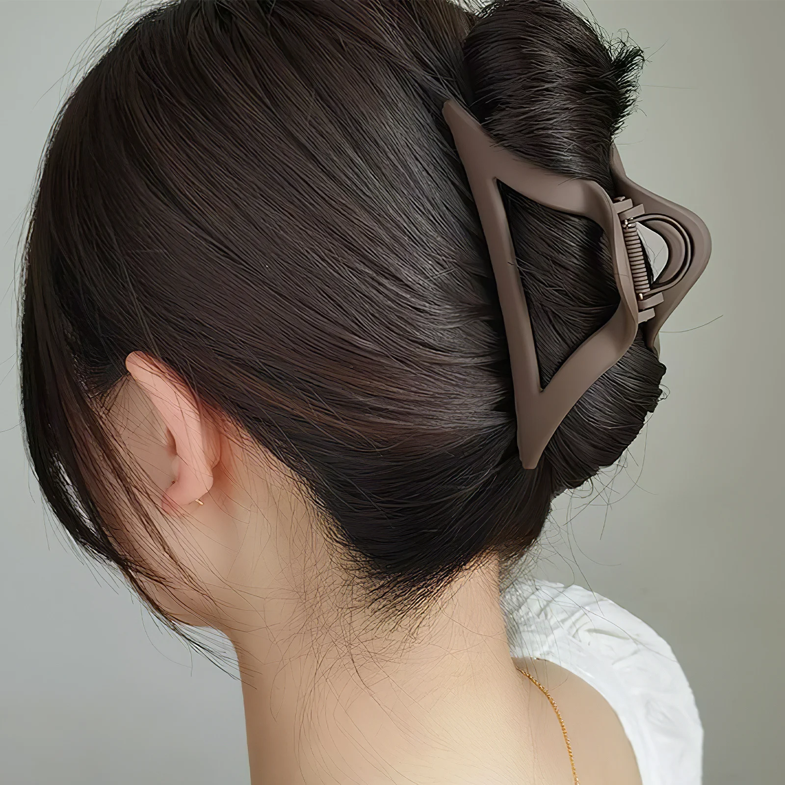 

8Pcs Large Triangle Claw Clips Hollow Hair Accessories for Women Styling Sectioning Decorative Hair Barrettes Unique Claw Clips