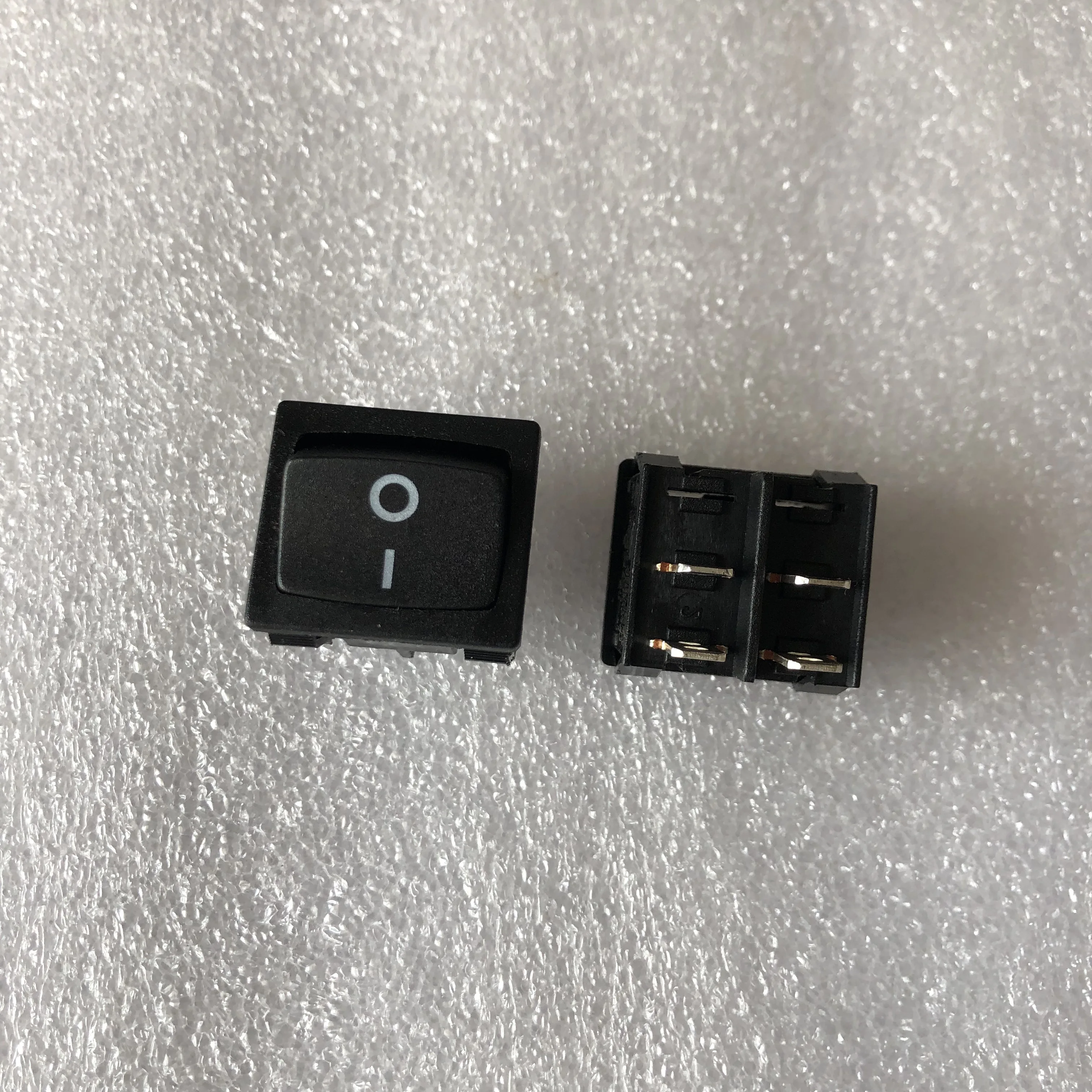 

21 * 24 imported JEC Taiwan TCL LCD TV button ship type power supply 4 feet 2 gears rocker arm switch 6A