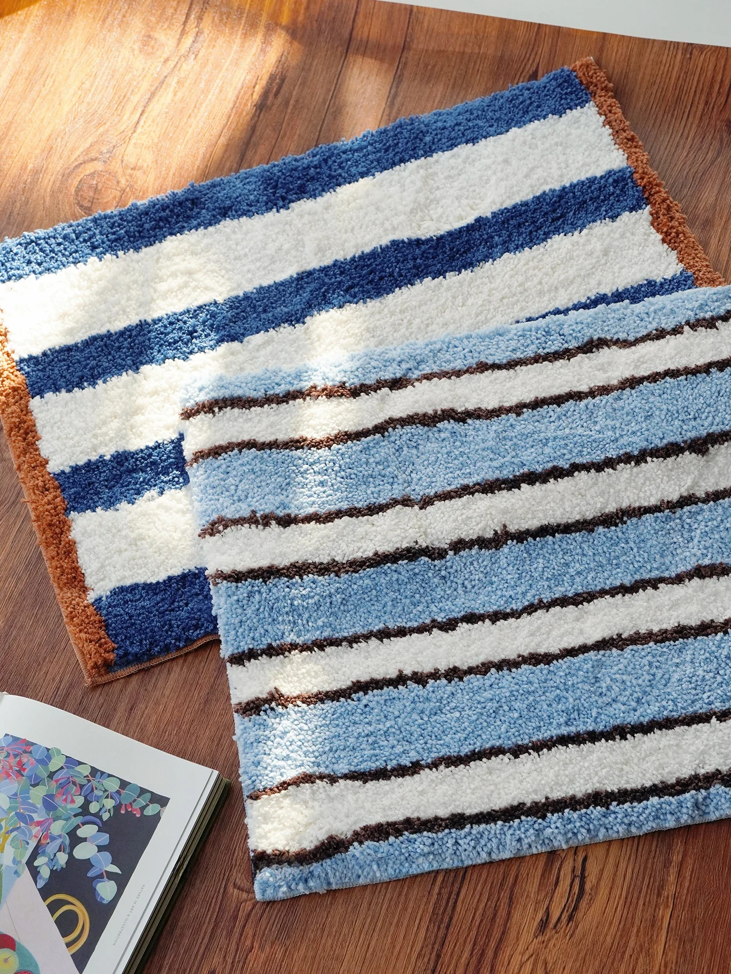 Waterproof Bathroom Mat Salt White Blue Stripes Vintage Style Absorbent Non-Slip Home Use Carpet for Bathroom Door