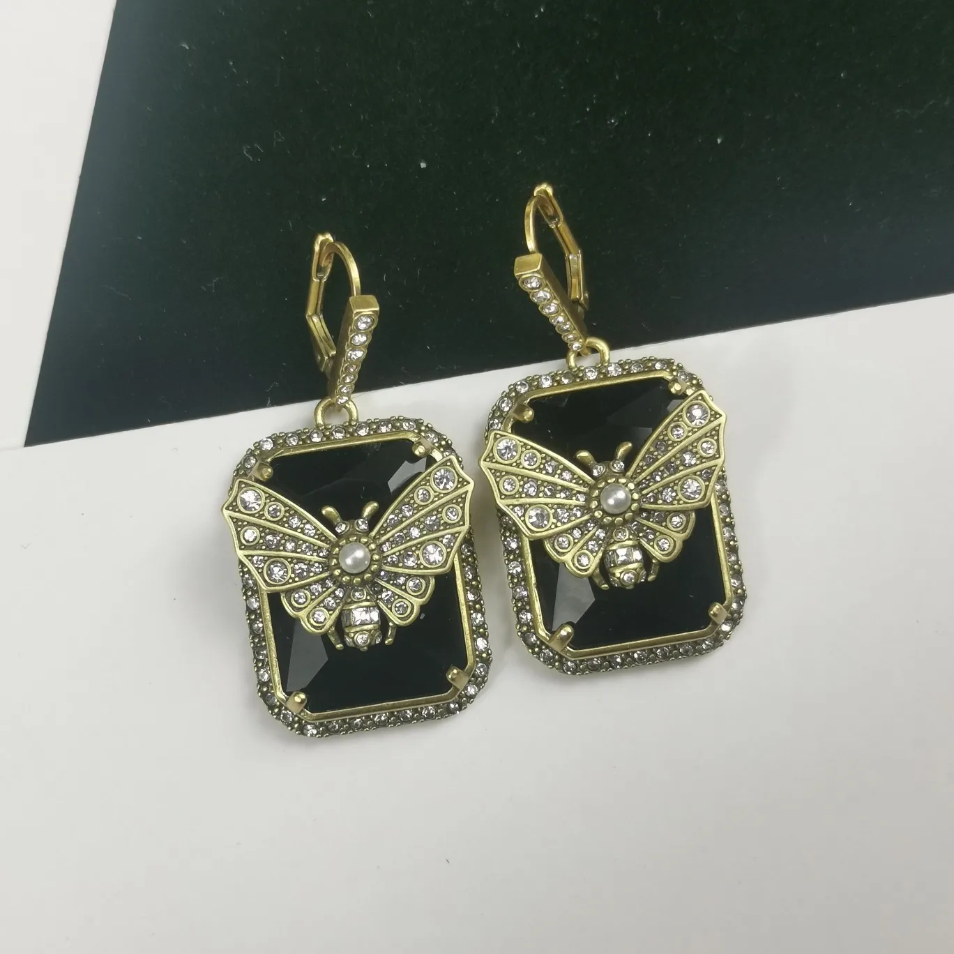 New Skull Earrings With Female Personality Vintage Heart-shaped Large Circle Butterfly Black Zircon Pin Earrings