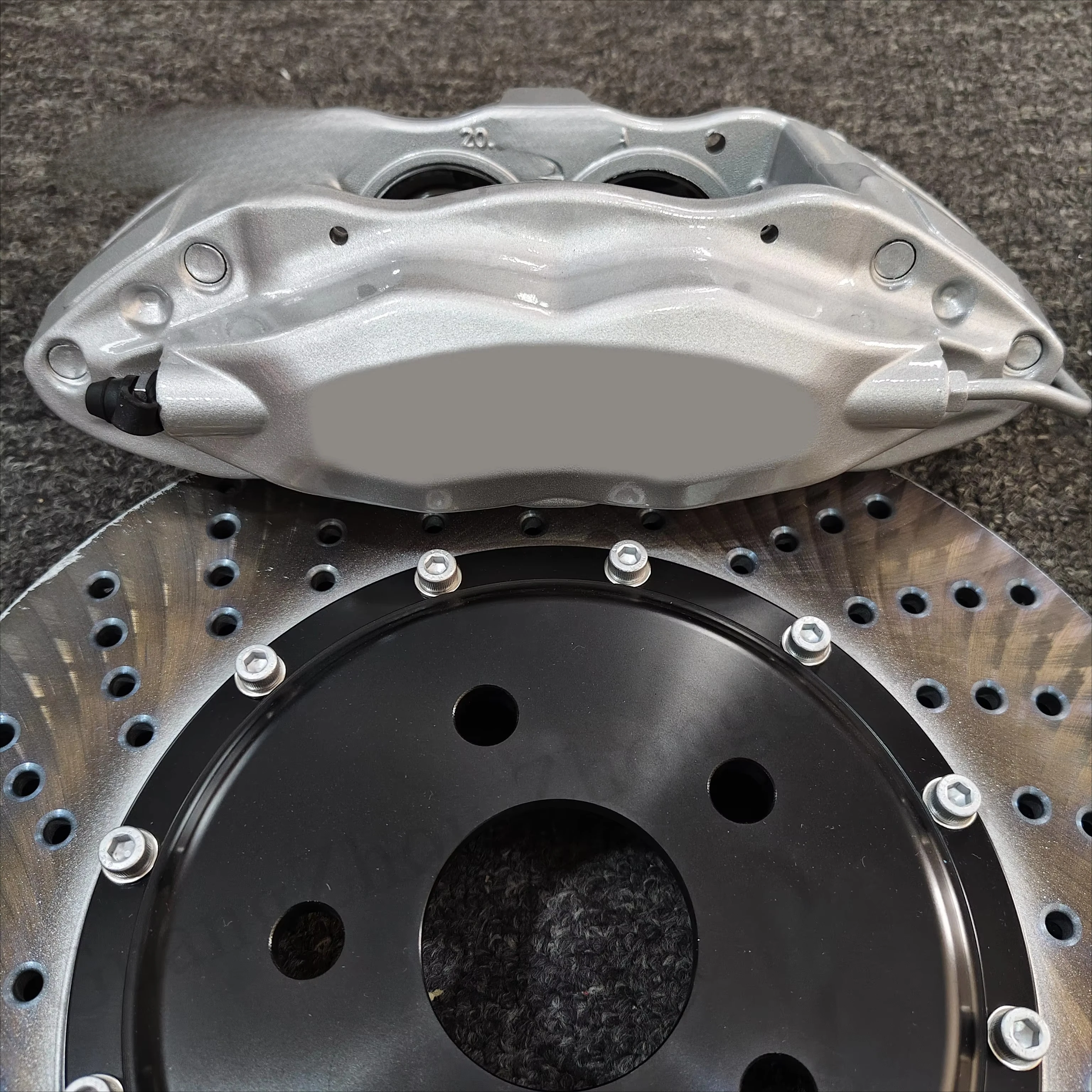 

Big Four Piston Brake Calipers F50 330mm 355mm Brake Discs for R32 500 E39 E36 E46 E90 E92