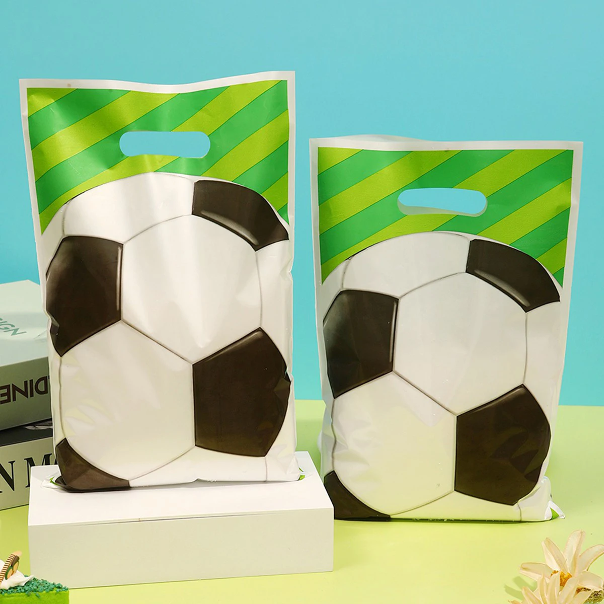 10/20/50Pcs Soccer Gift Bags Soccer Goodie Bags Football Theme Gift Bags for Kids Birthday Baby shower Party Favors Sports Decor