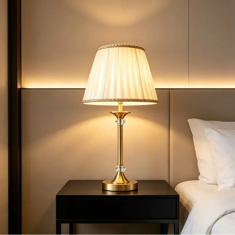 Retro Gold Crystal Table Lamp French Light Luxury Style Elegant Bedroom Bedside Lighting Fixture Simple High End Decorative