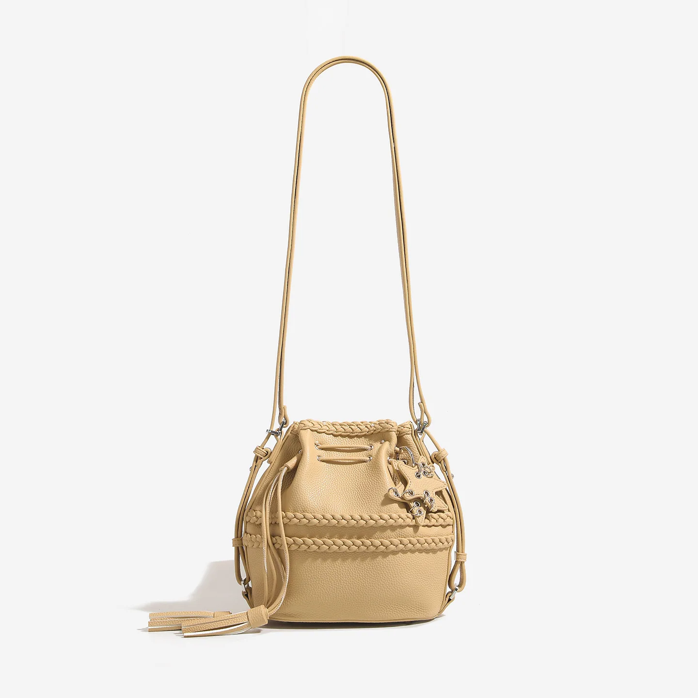 2025 New Fashion Handbag Niche Tassel Drawstring Shoulder Bag Premium Messenger Bucket Bag Commuter Backpack