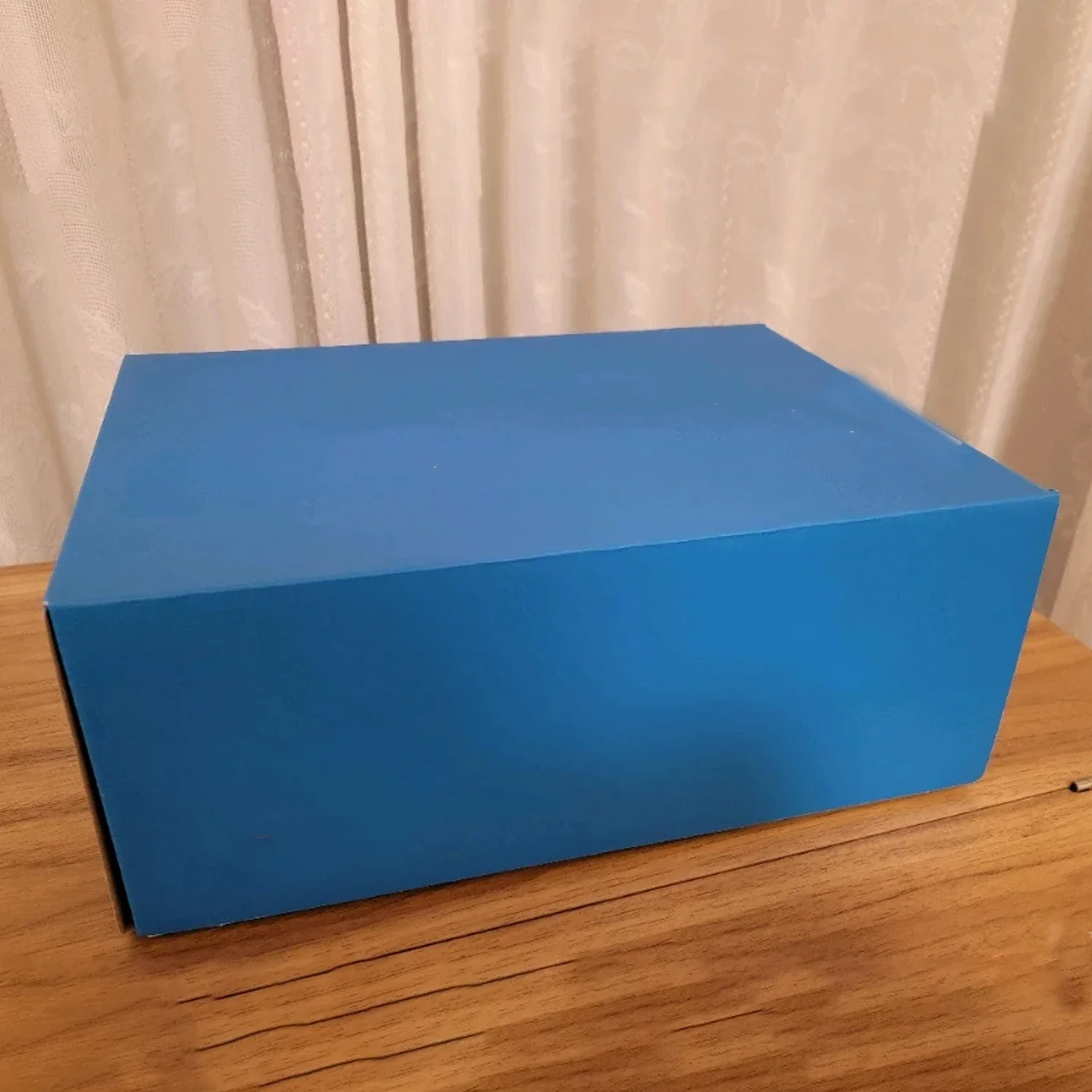 running shoes box