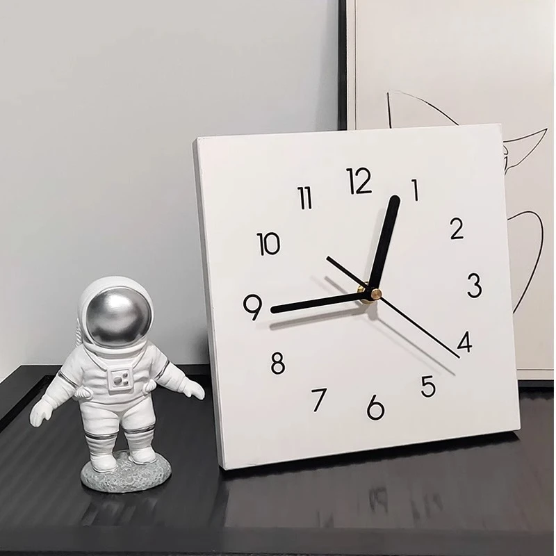 Solid wood creative simplicity, silent desktop clock pendulum desktop clock, placement clock, ornament decorative small clock