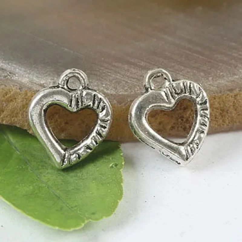 20pcs Tibetan silver color double sided ornate drops heart Charms H0186
