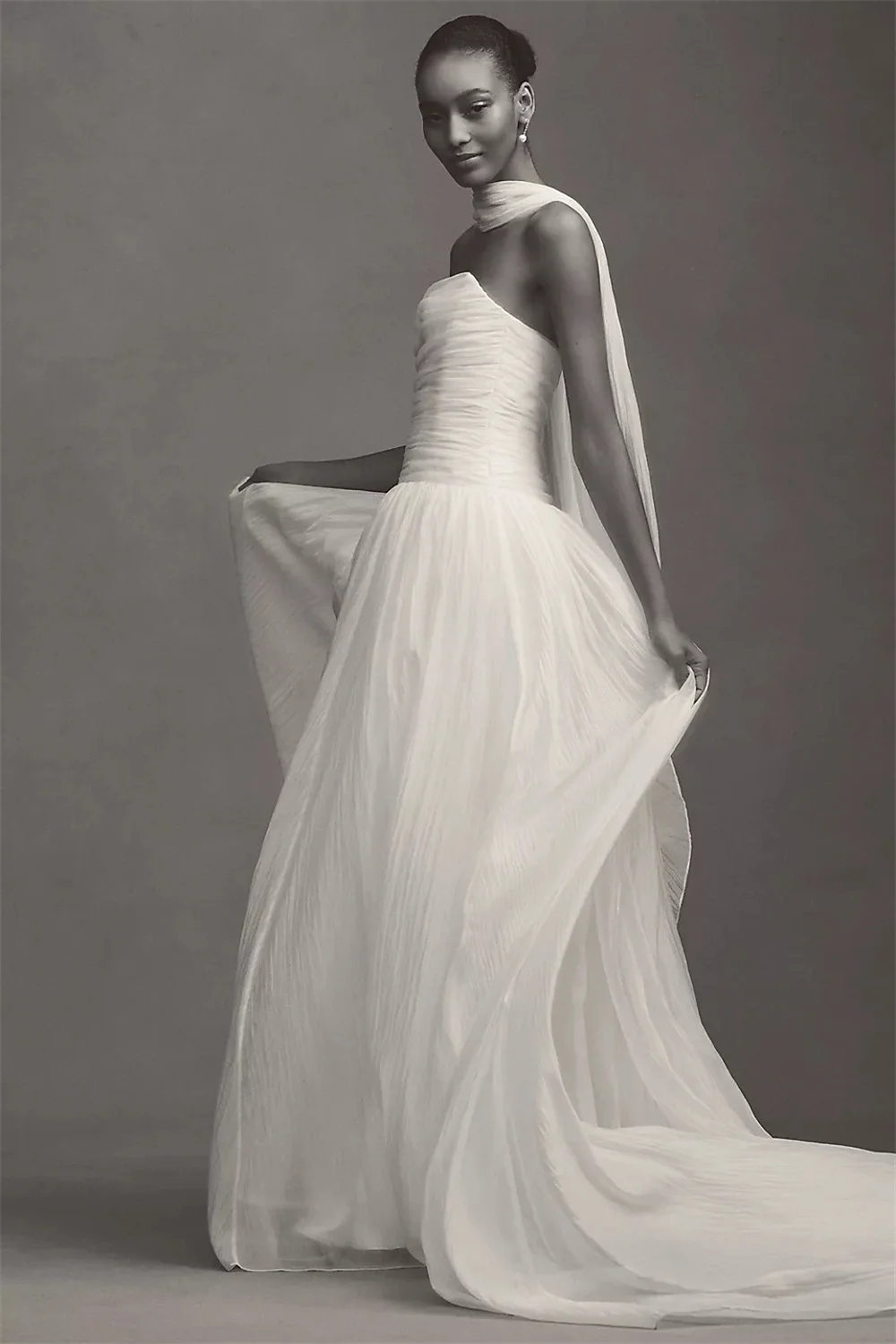 Tokyo Customized Elegant Strapless Wedding Dress White Sleeveless Back Zip Court Train Bridal Gowns Tulle A-Line Wedding Gowns