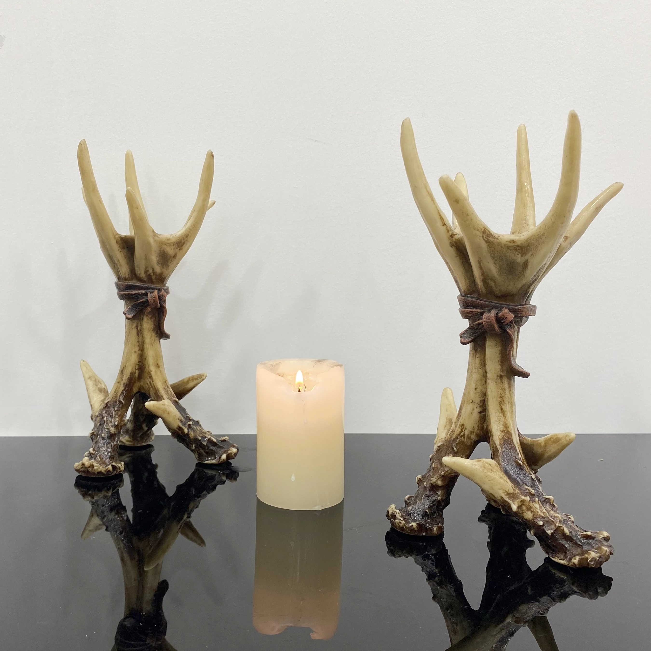 Vintage Antler Candlesticks Resin Animal Candle Holder Antlers Deer Statue Home Decor Living Room Fireplace Christmas Decoration