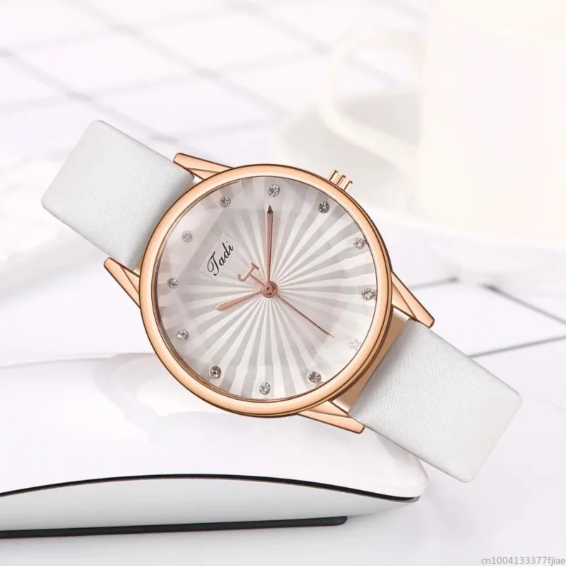 Creative Striped Quartz Watch Leather Watch With Diamond Strap Luxury Quartz Wristwatch Female Casual Ladies Watches Reloj