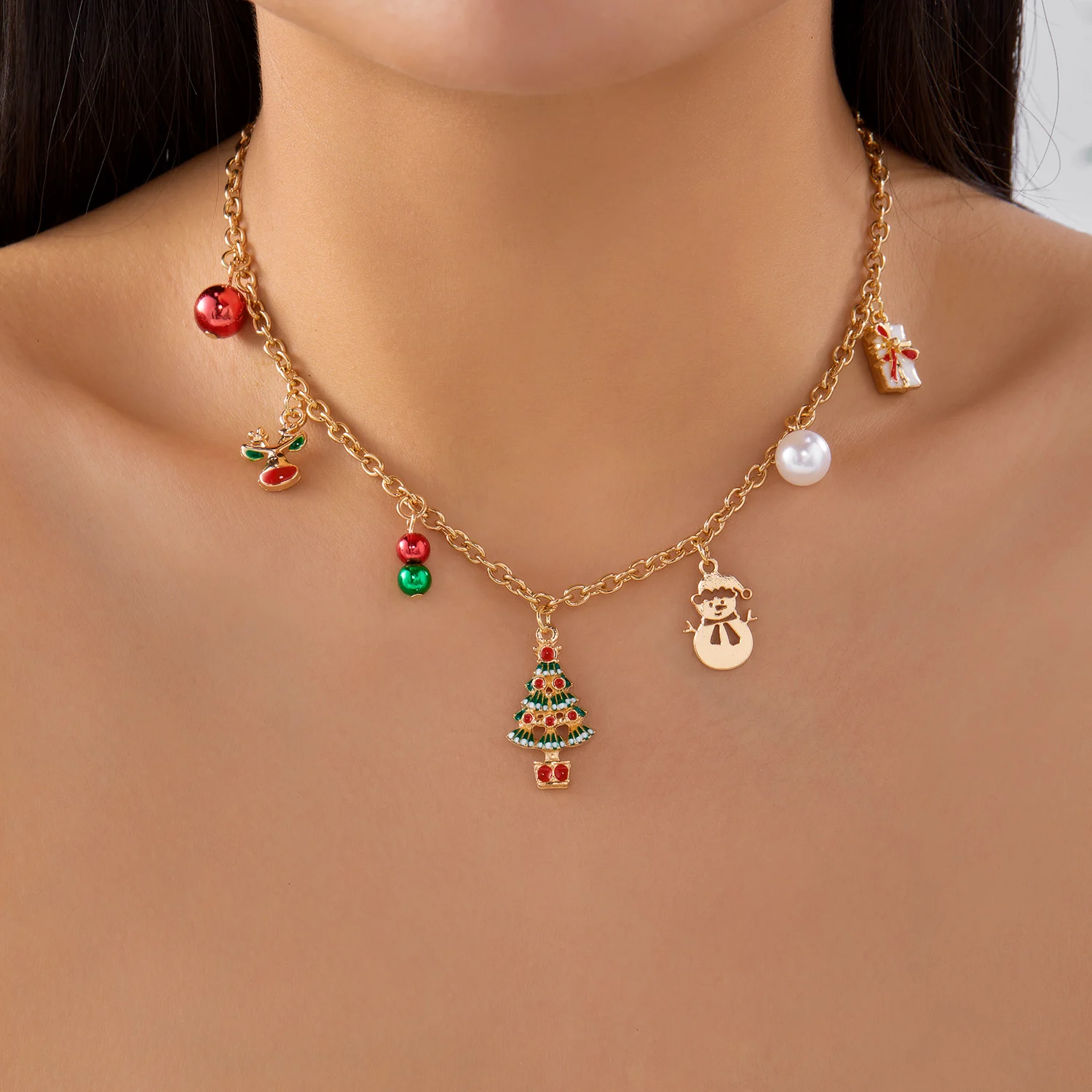 

Delicate Christmas Tree Elks Pendant Necklace for Women Girls Cute Santa Bells Snowman Clavicle Chain New Year Jewelry Gifts