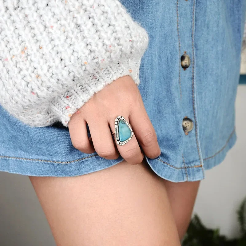 Elegant design with matching accessories, European and American new imitation marble retro irregular triangular geometric ring