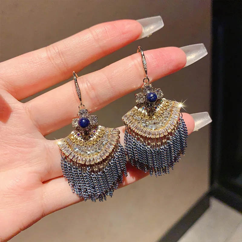 

Elegant Temperament Women Tassel Drop Earrings French Light Luxury Retro Boho Ethnic Sparkling Rhinestone Chain