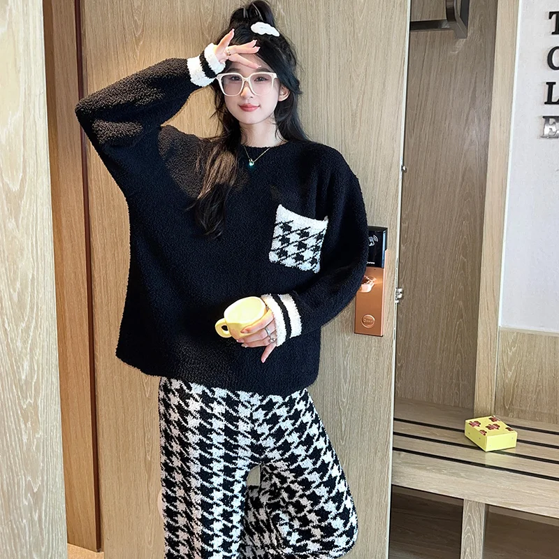 

Winter New Coral Fleece Sleeping Wear for Women Fallow Long Sleeve 2 Pieces Pajamas for Women Classics Geometric Graph Home Wear