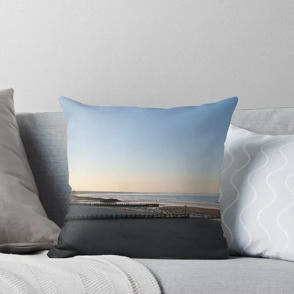 

Aberdeen beach at dusk Throw Pillow Plaid Sofa Pillowcases Bed Cushions Couch Pillows autumn decoration pillow
