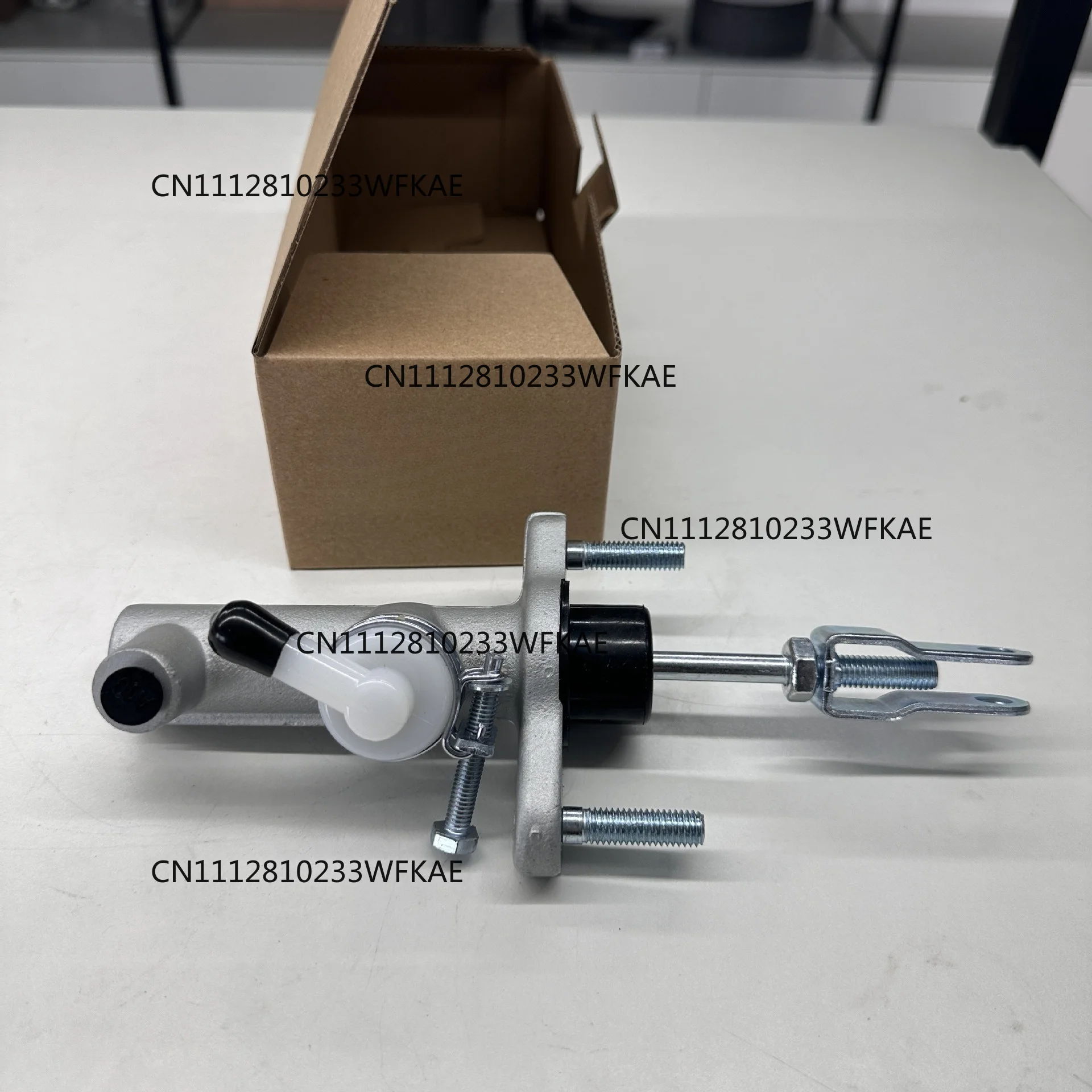 For JAC FRISON T8 T6 clutch master cylinder 1608010P3010, 1608010P3040