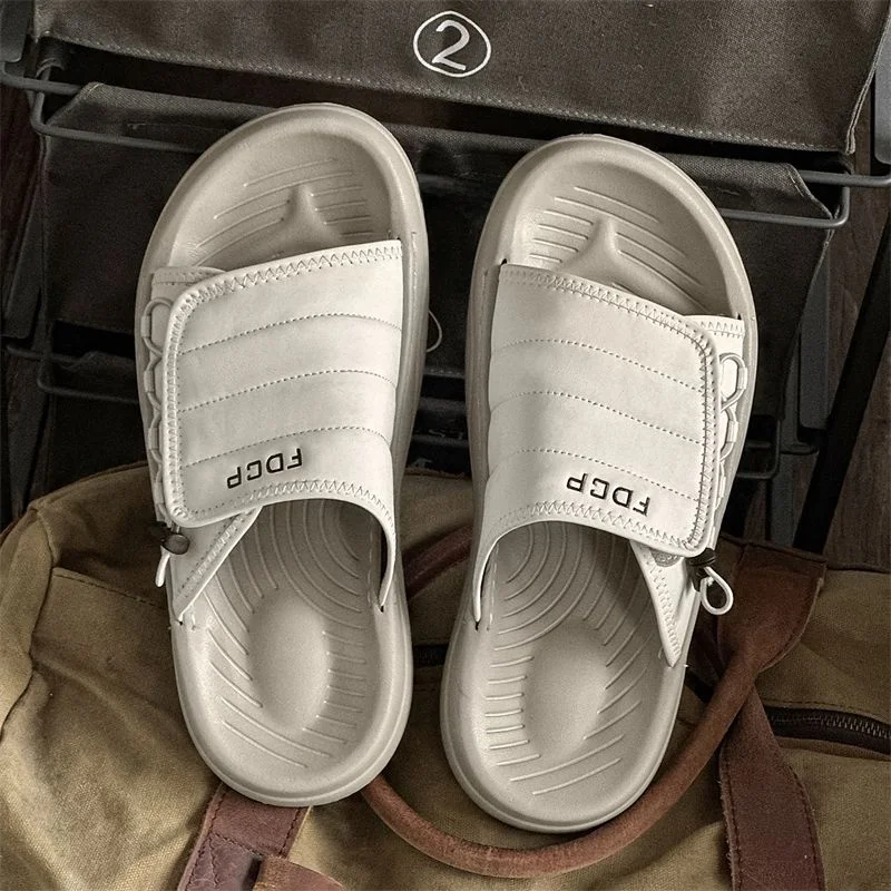 

2026 New Men's Summer Outdoor Sandals Lightweight Breathable Slip-On Beach Shoes Anti-Slip Fashionable Casual Flat Heel