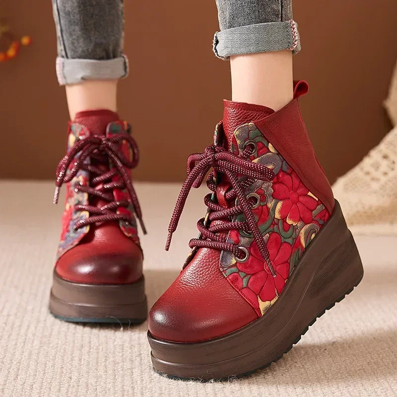 Qualidade superior 8cm estilo nacional cunhas salto tornozelo botas femininas inverno de pelúcia quente impressão couro genuíno botas plataforma grossa