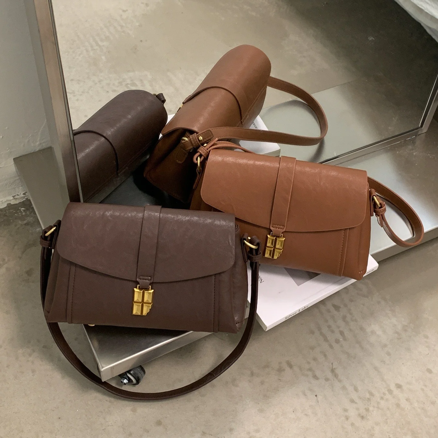 retro-high-end-small-square-bag-women's-2026-new-trend-all-match-oil-wax-leather-summer-fashion-commuter-crossbody-bag