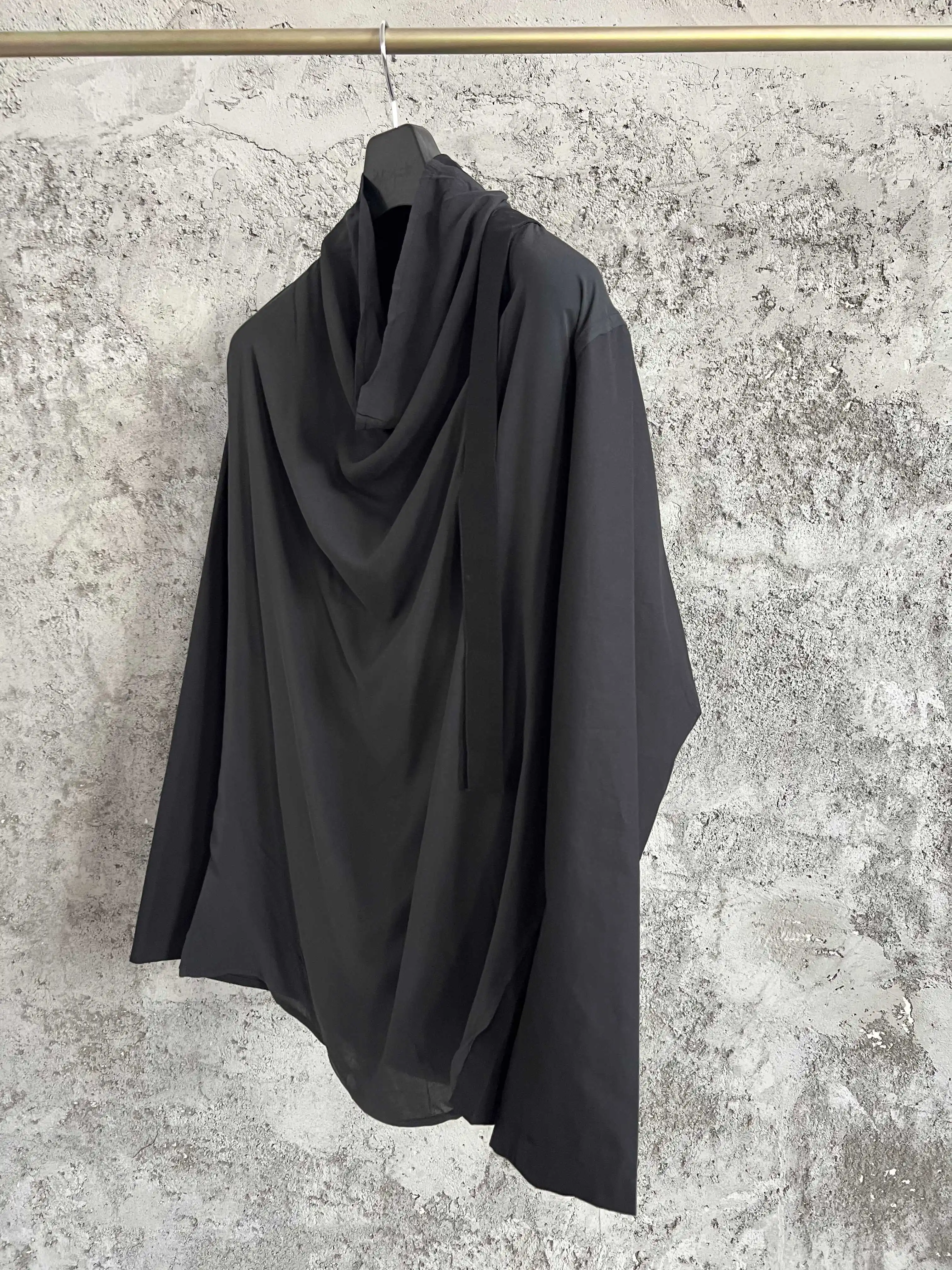 High-neck pullover long-sleeved shirt, dark lace-up top