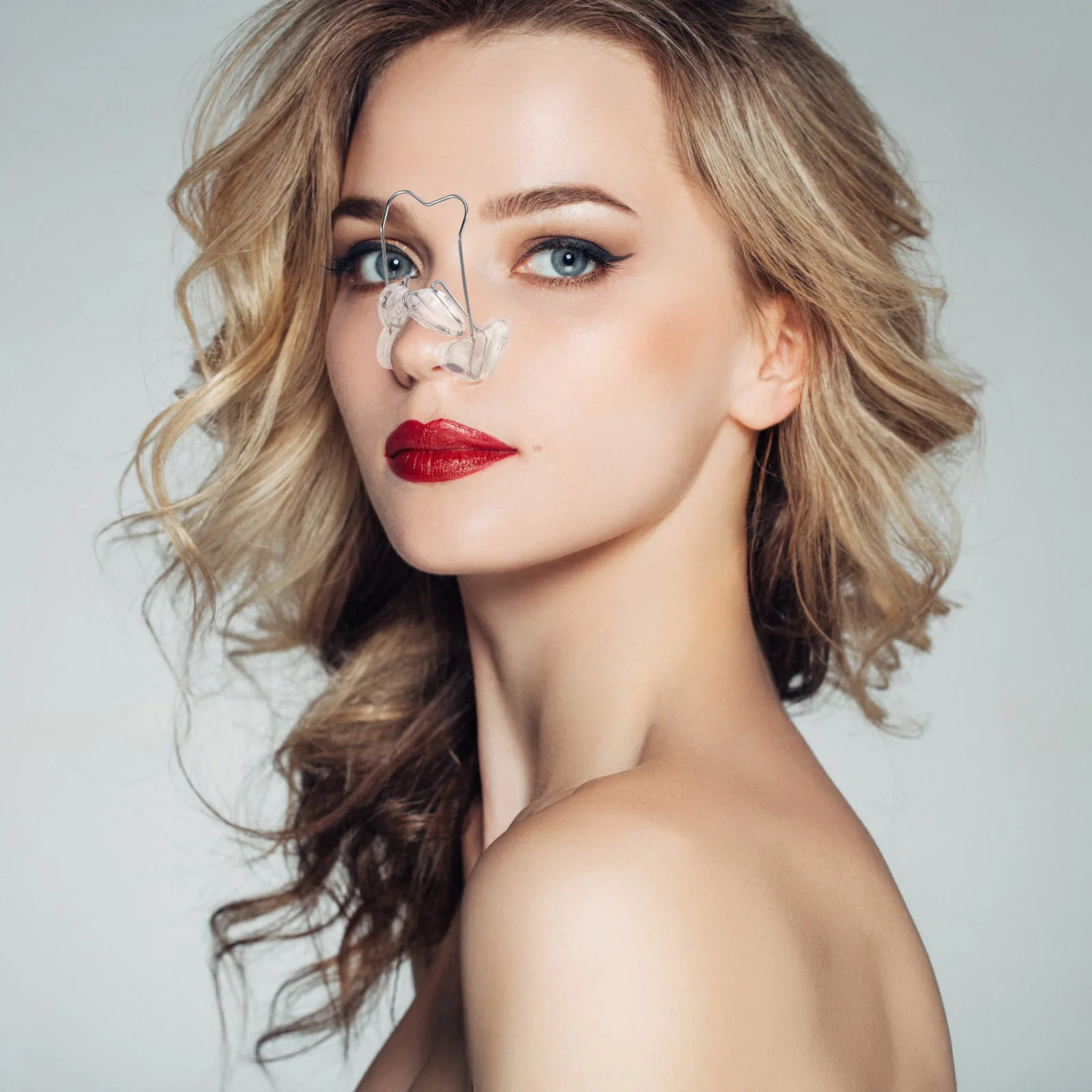 

Nose Shaper Clip Non-Skid Reusable Lifter for Wide Nose Reshaping and Lifting At Home Salon Use Beauty Device Women Beauty Tool