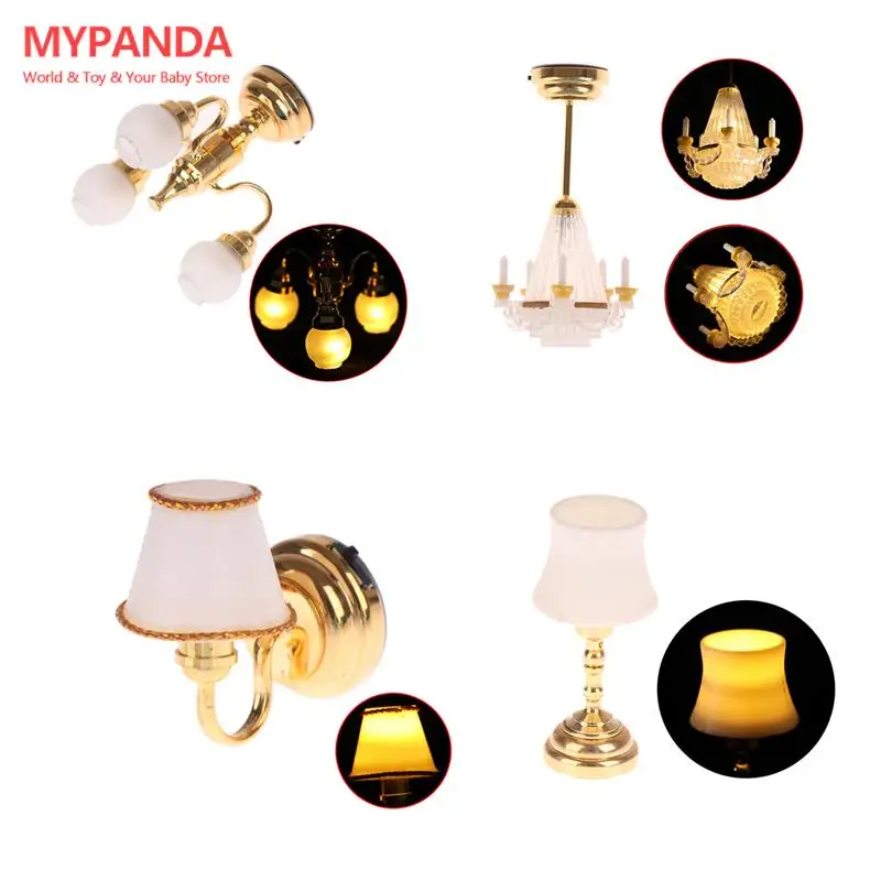 Lustre Miniature Pour Maison De Poupée 1:12 – 3 Ampoules, Verre/métal, Batterie CR1632 Incluse, 4,3 Cm