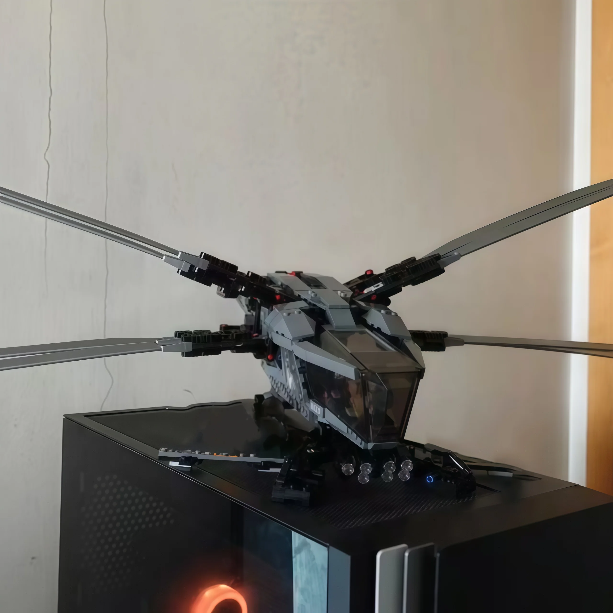 

1300+ деталей конструктора «Дюна: Королевский орнитоптер» | Сложная военная игрушка | Подарок на Хэллоуин или день рождения для подростков от 14 лет