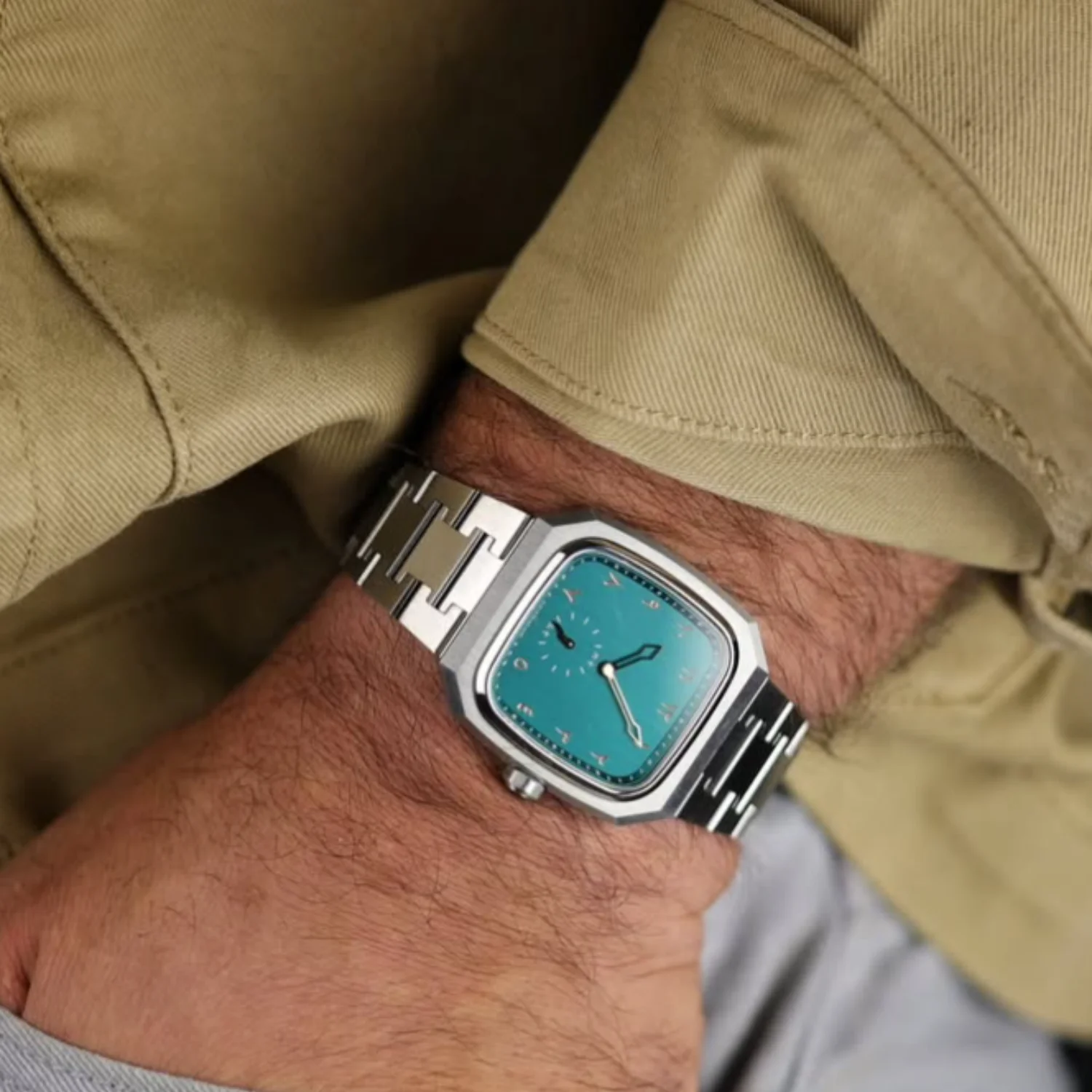 Quartz Watch for Man Square Series Stainless Steel Watch with Japanese Movement 41mm Diameter 10mm Thickness Waterproof 30 Meter