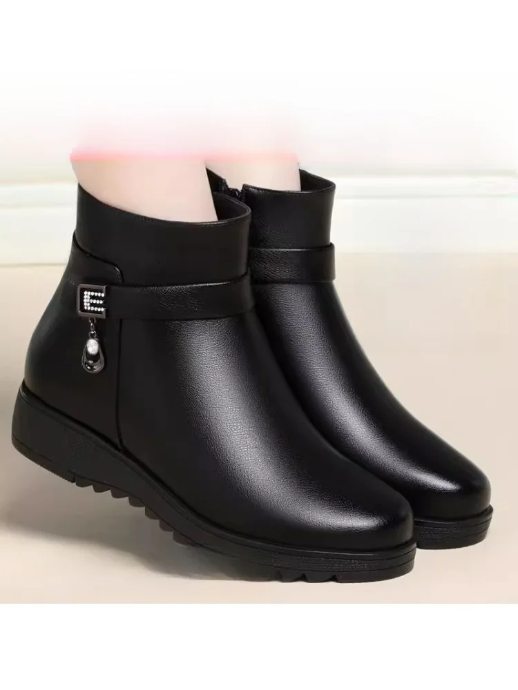 

Теплые кожаные ботинки на флисовой подкладке, мягкие женские зимние ботинки на плоской подошве, хлопковые, нескользящие, удобные повседневные ботинки