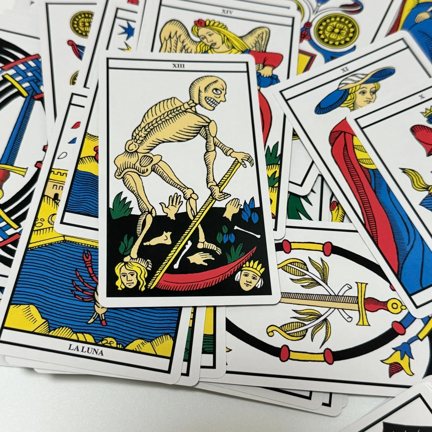 ไพ่ทาโรต์มาร์แซลล์ ฉบับภาษาสเป - Tarot Deck With Guidebook บทวิจารณ์และราคา