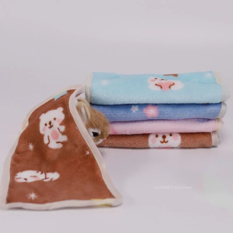 Warm Hamster Guinea Pig Blanket Small Pet Item Soft Bed Sleep Mat Flannel Fleece Pad for Rabbit Hedgehogs Small Pet Accessories