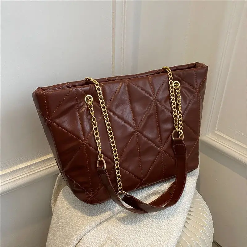 Qiu Lingge Women's High Capacity Bag 2023 New Fashion Korean Wave Crossbody Bag Versatile INS Chain Shopping Shoulder Bag