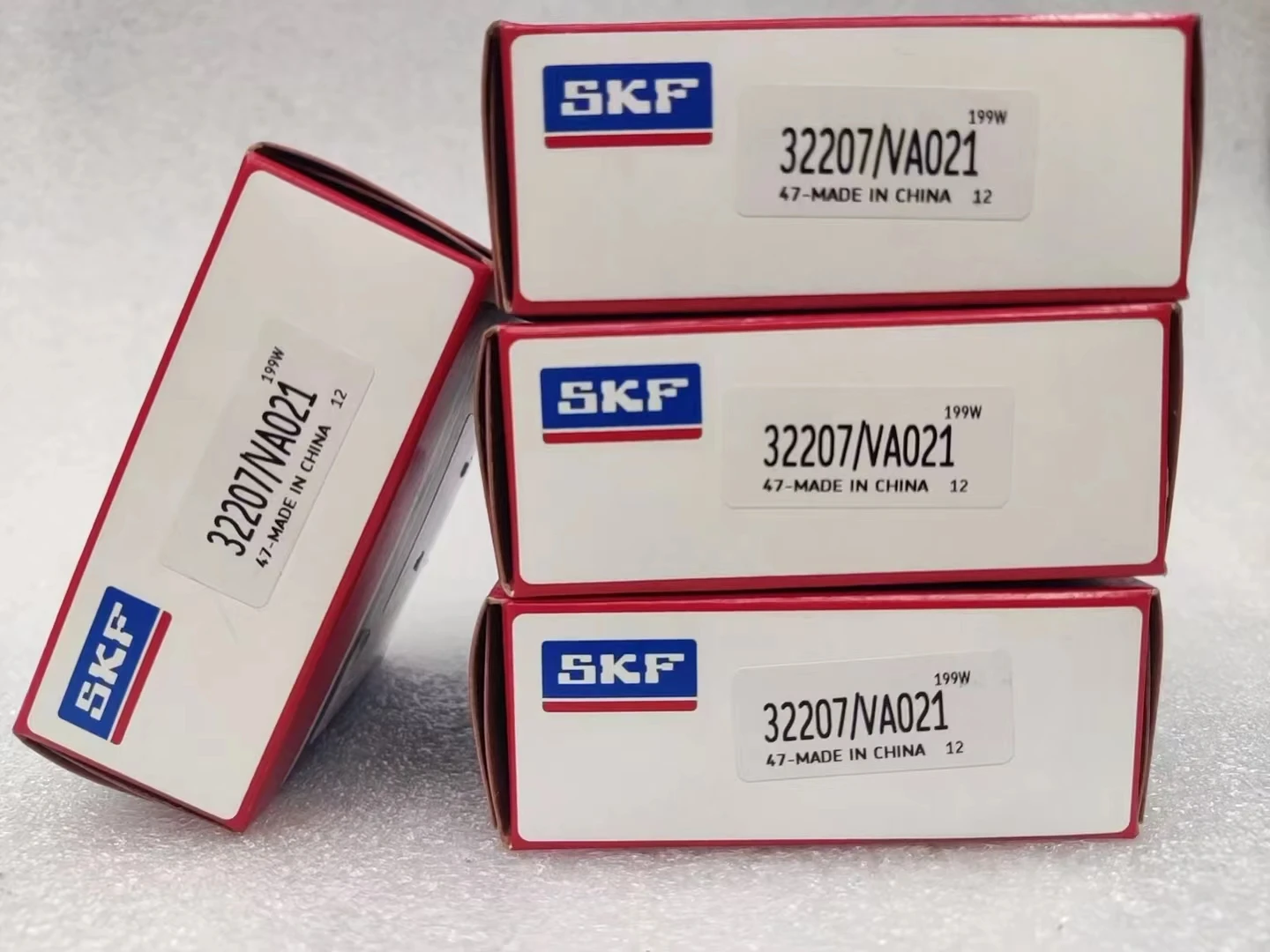 SKF 32207 Single Row Tapered Roller Bearing SKF32207